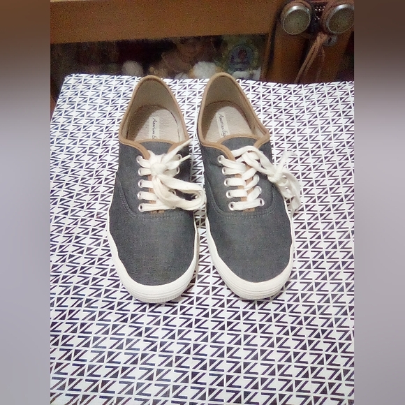 American Eagle Sneakers - Picture 15 of 15